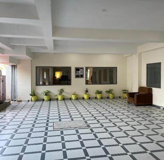 Albergue Abuzz Oxfordcaps Cedar Homes