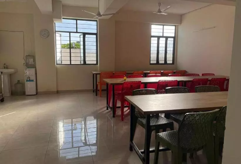 ユースホステル Abuzz Oxfordcaps Cedar Homes