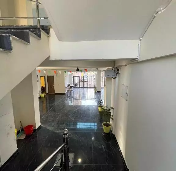 ユースホステル Abuzz Oxfordcaps Cedar Homes