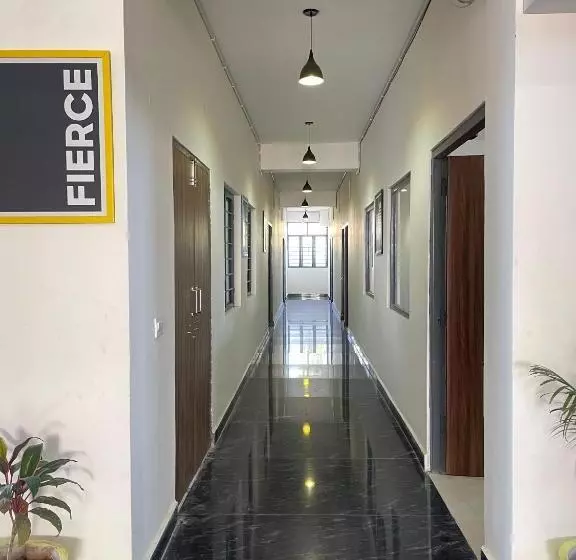 ユースホステル Abuzz Oxfordcaps Cedar Homes