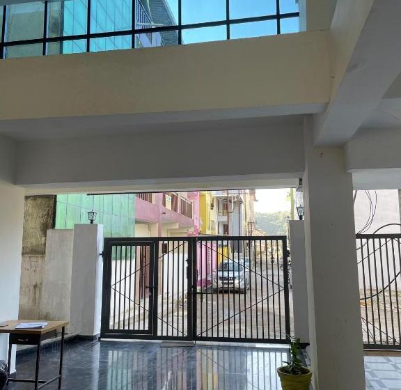 Albergue Abuzz Oxfordcaps Cedar Homes