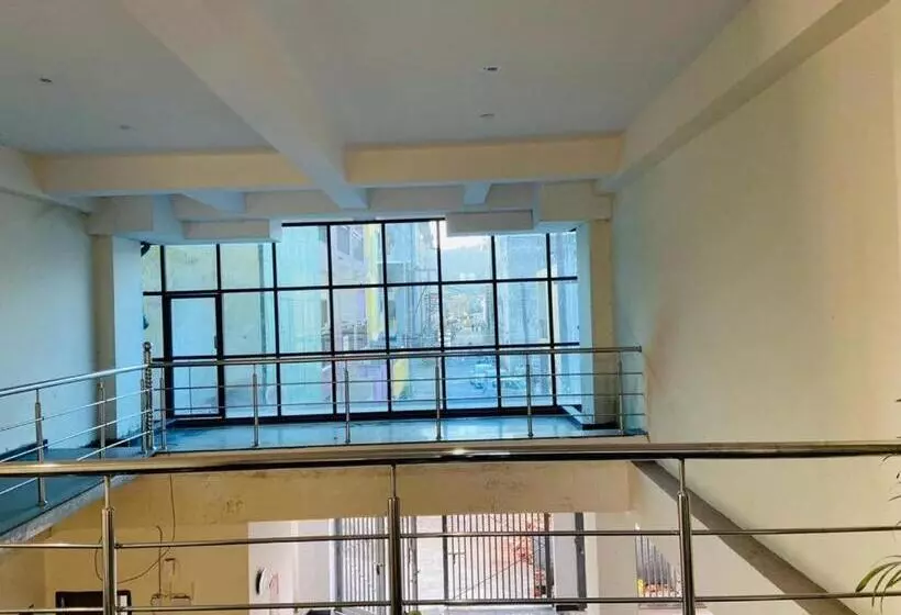 ユースホステル Abuzz Oxfordcaps Cedar Homes