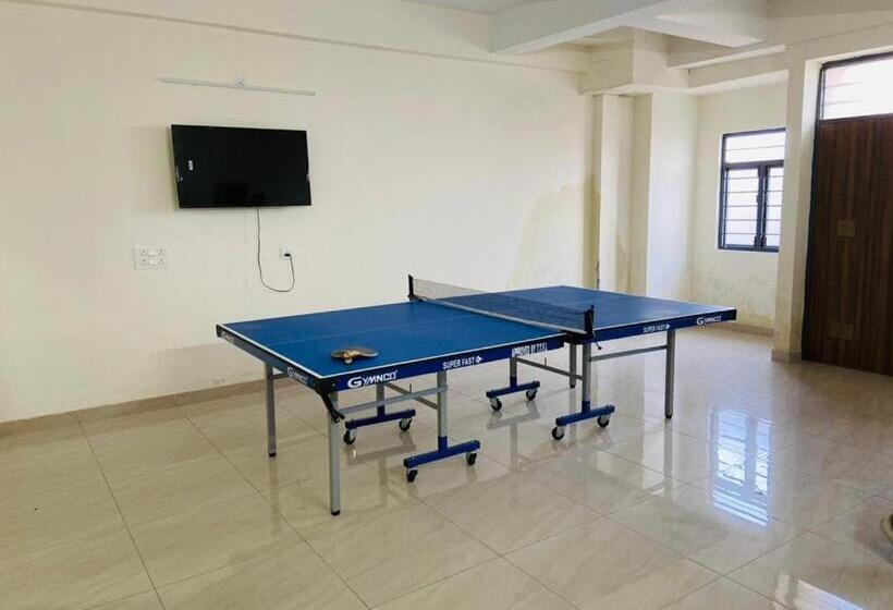 Albergue Abuzz Oxfordcaps Cedar Homes