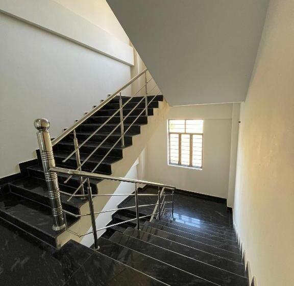 Albergue Abuzz Oxfordcaps Cedar Homes