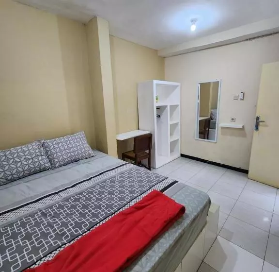 ユースホステル Penginapan Pip Semarang