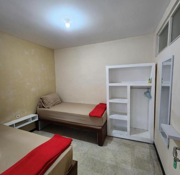 Hostel Penginapan Pip Semarang