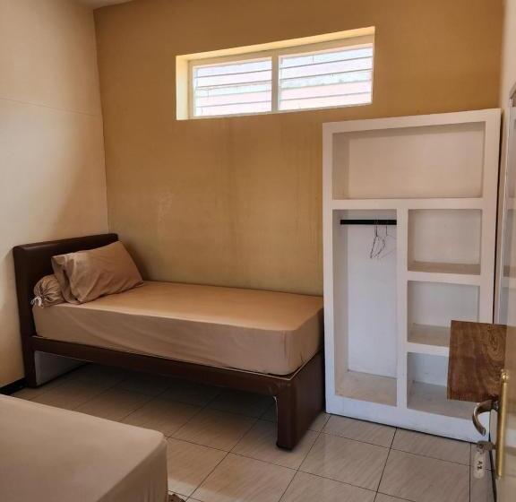 Hostel Penginapan Pip Semarang