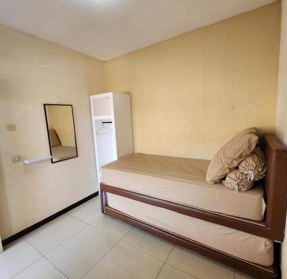 Hostel Penginapan Pip Semarang