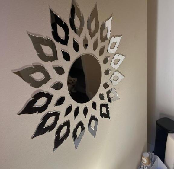 تختخواب و صبحانه La Dea Bendata