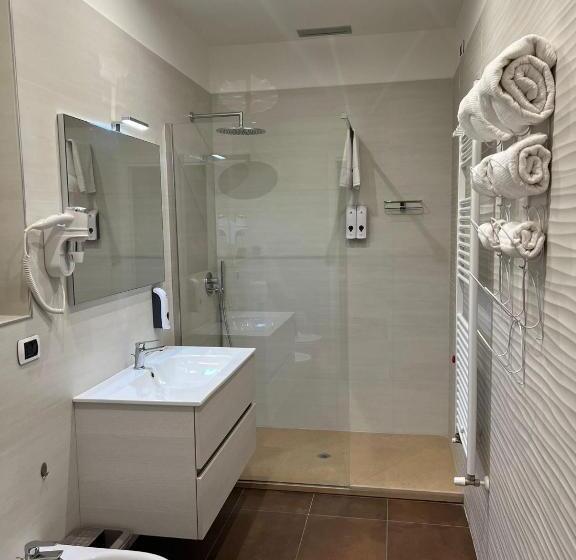 تختخواب و صبحانه La Dea Bendata