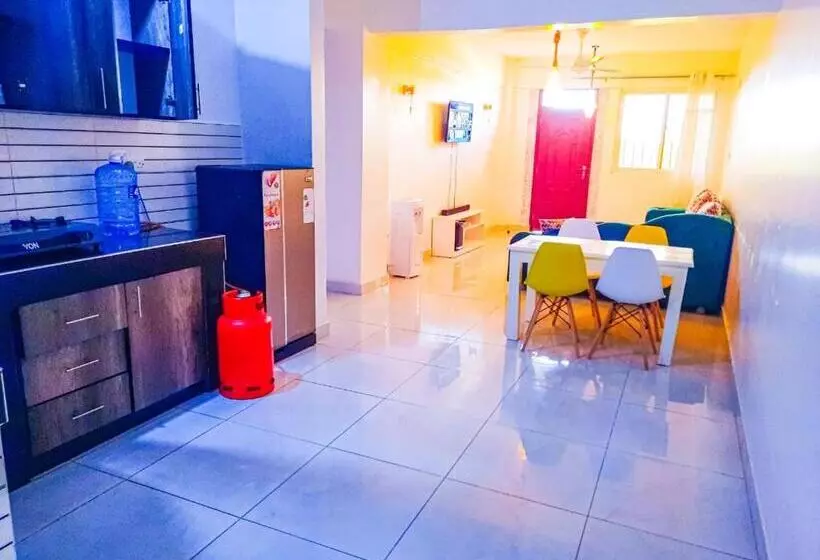 تختخواب و صبحانه Two Bedroms At Kisimani Heights