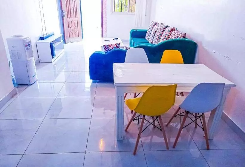 تختخواب و صبحانه Two Bedroms At Kisimani Heights