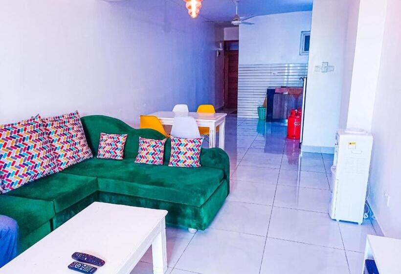 تختخواب و صبحانه Two Bedroms At Kisimani Heights