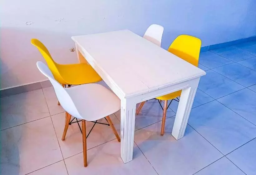 تختخواب و صبحانه Two Bedroms At Kisimani Heights