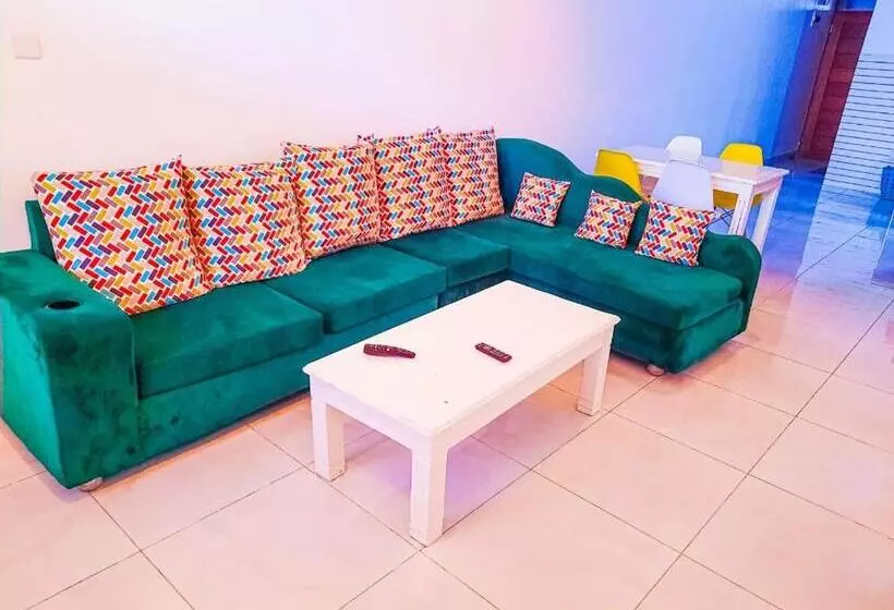 تختخواب و صبحانه Two Bedroms At Kisimani Heights