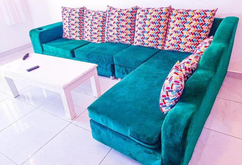 تختخواب و صبحانه Two Bedroms At Kisimani Heights