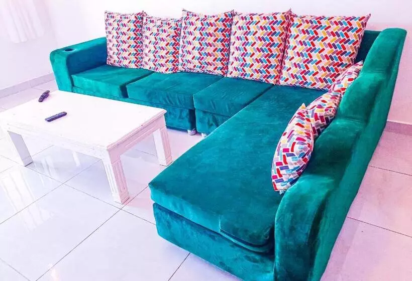 تختخواب و صبحانه Two Bedroms At Kisimani Heights