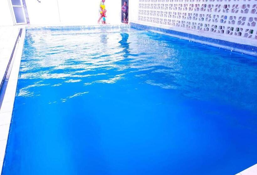 تختخواب و صبحانه Two Bedroms At Kisimani Heights