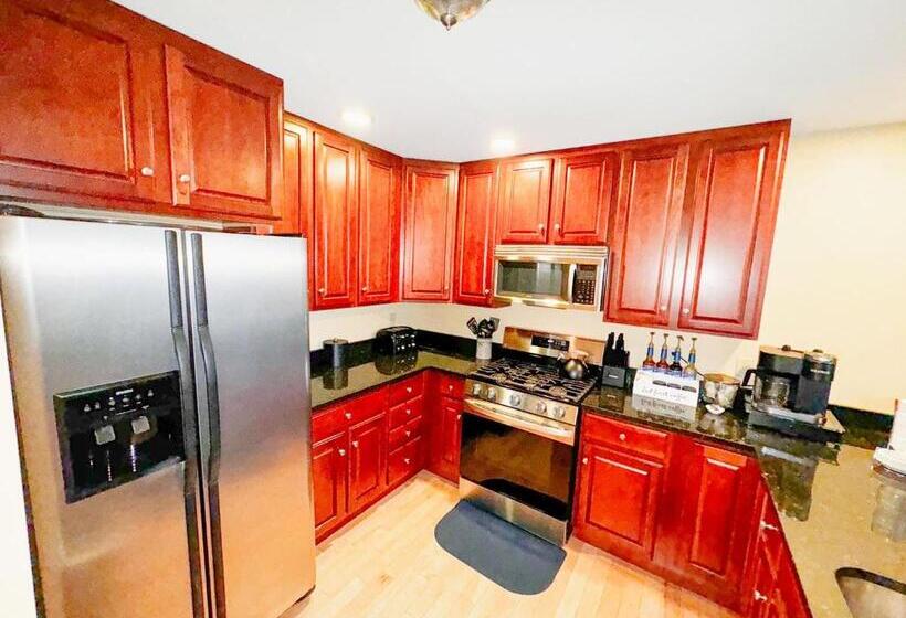 Blossom Haven Charming 3br Condo