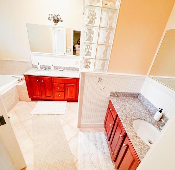 Blossom Haven Charming 3br Condo