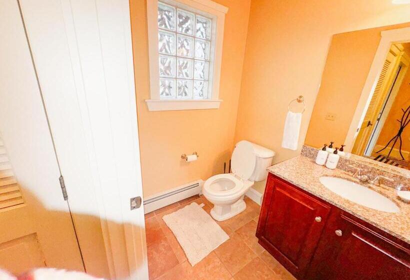 Blossom Haven Charming 3br Condo