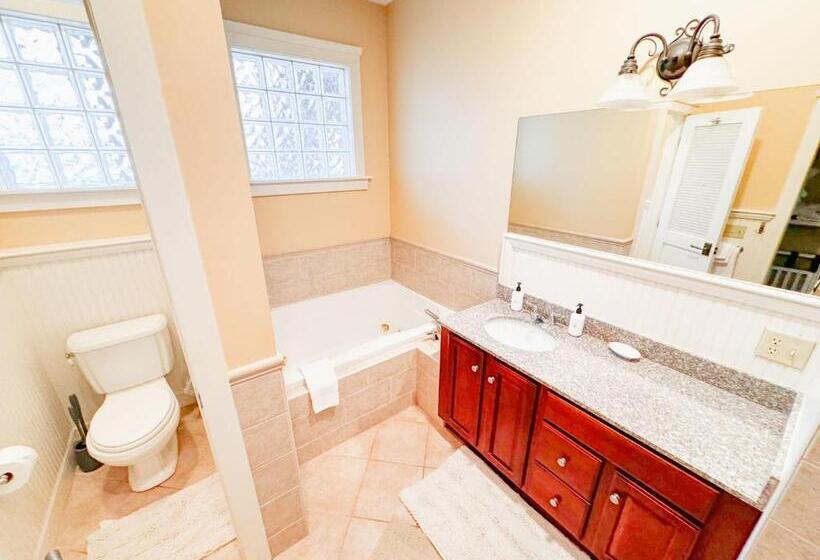 Blossom Haven Charming 3br Condo