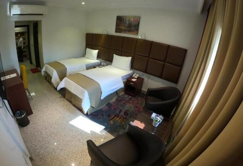 호텔 Al Jaad Kudai