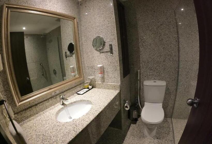 호텔 Al Jaad Kudai