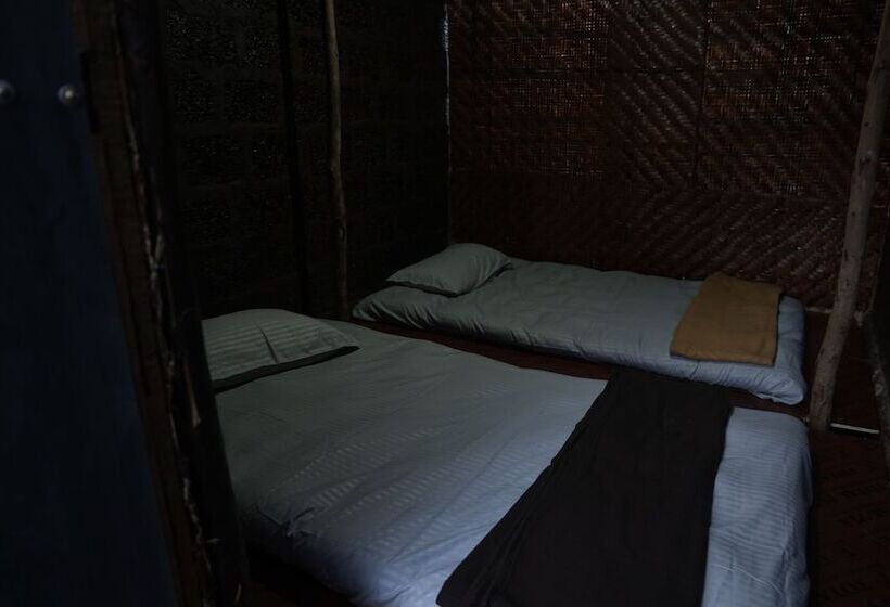 هتل Livin Waves Beach Stay And Cafe