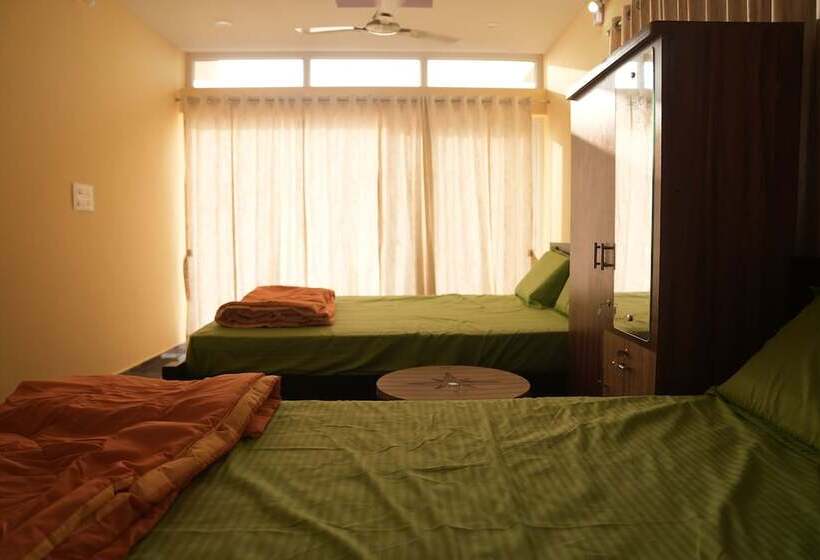 هتل Livin Waves Beach Stay And Cafe