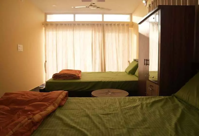 ホテル Livin Waves Beach Stay And Cafe