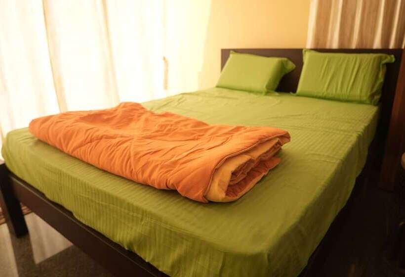 هتل Livin Waves Beach Stay And Cafe