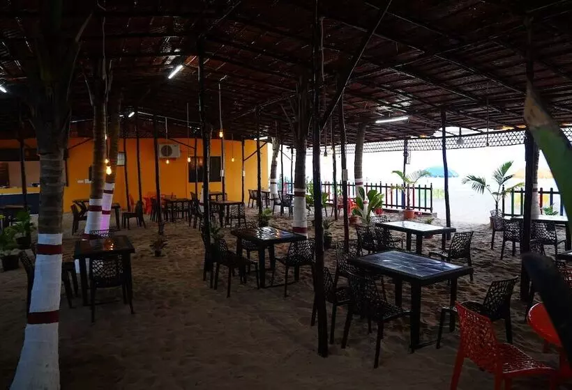 ホテル Livin Waves Beach Stay And Cafe