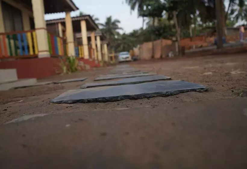 ホテル Livin Waves Beach Stay And Cafe