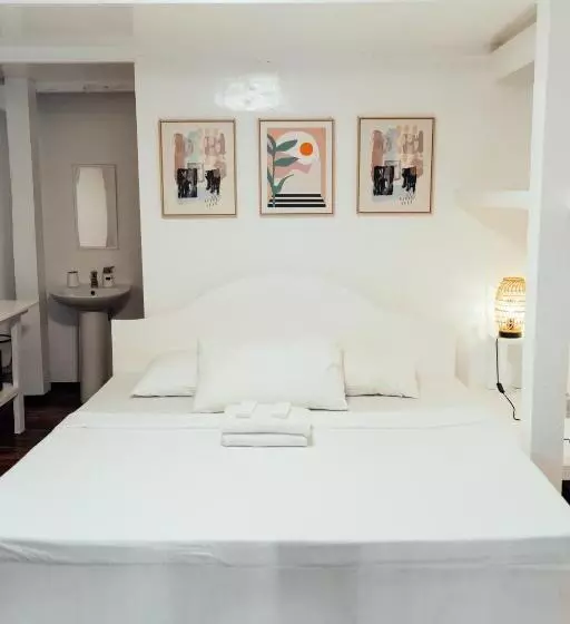 ホテル Mazawa Siargao