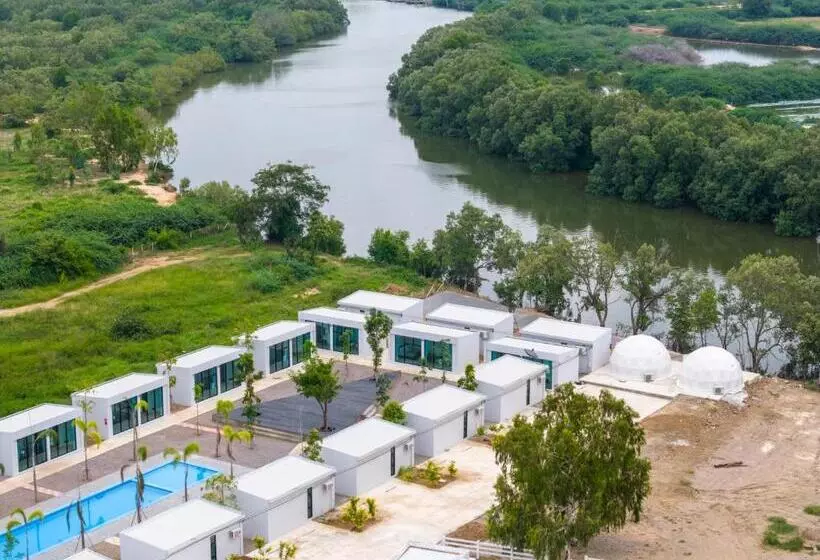 Hotelli Pran Riverside