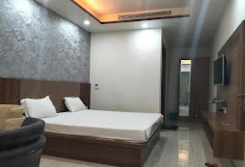 Hotel Shiv Kashi,sultanpur
