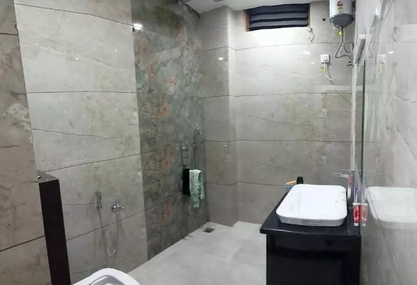 Mmr Luxurious Girls Pg And Hostel