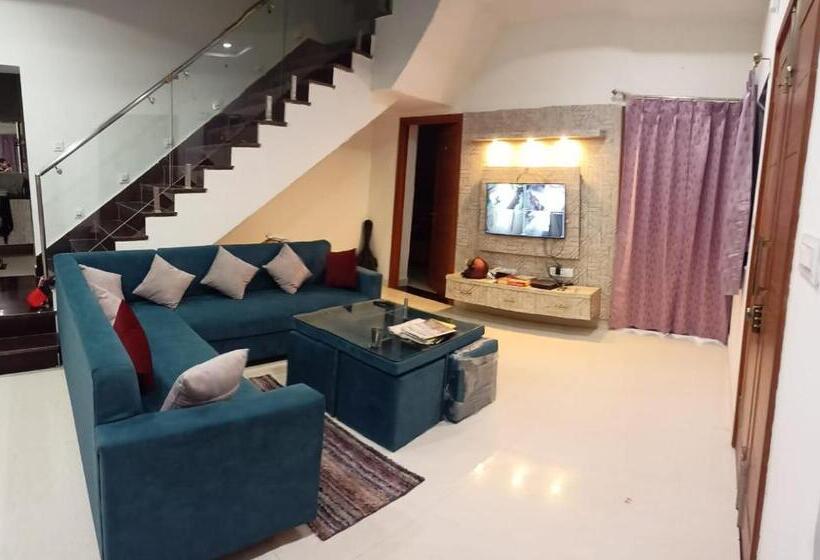 Mmr Luxurious Girls Pg And Hostel