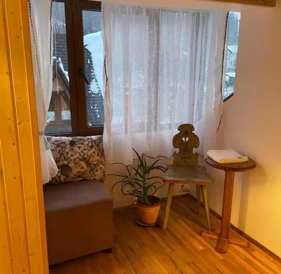 Majatalo Camera Zâmbru   Cătun