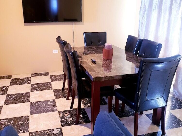 پانسیون Comfy Apartments