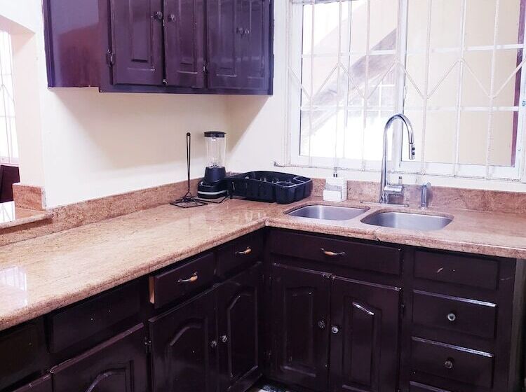 پانسیون Comfy Apartments