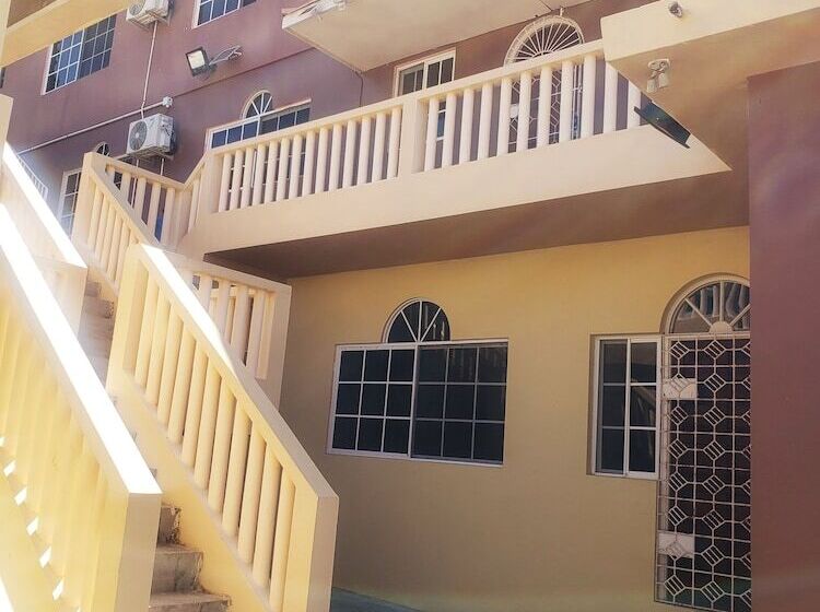 پانسیون Comfy Apartments