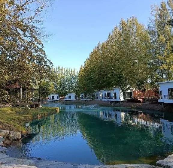 Majatalo Skybird Lake View Resort&camping Khaoyai