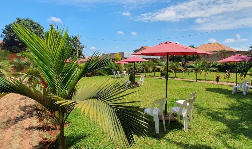 استراحتگاه Ambur Gardens Nalya