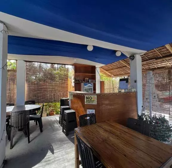 ユースホステル Balaypalay Tourist Inn & Resto Bar