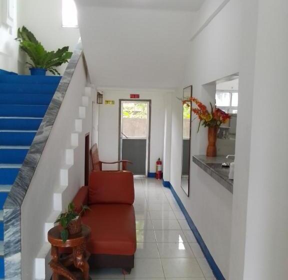 فندق صغير Casa De Praxides Tourist Inn