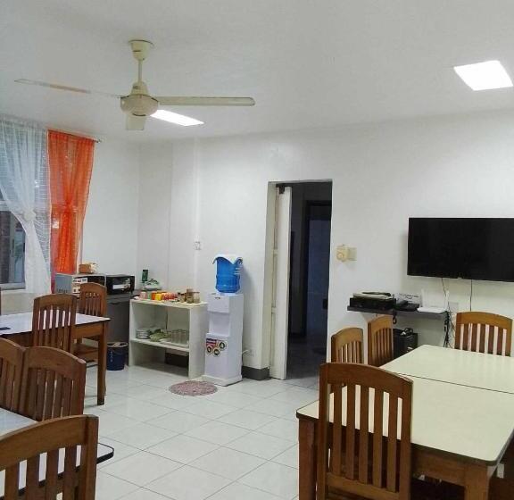 فندق صغير Casa De Praxides Tourist Inn