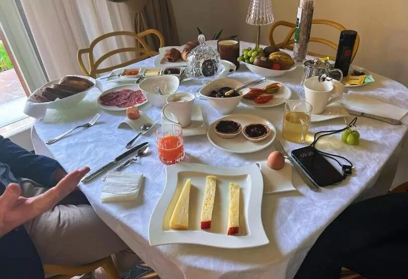 Aamiaismajoitus (B&B) Villa Jasmine