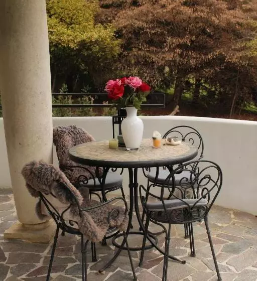 Aamiaismajoitus (B&B) Villa Jasmine